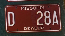 1979 MISSOURI DEALE LICENSE PLATE TAG   D-28A MARTIN - DANIEL CHEVROLET picture