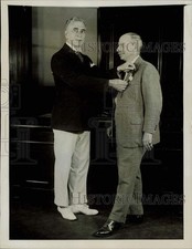 1926 Press Photo Marcus Loew awarded Legion of Honor by Maxine Mengendre picture