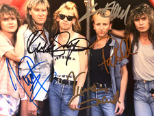 DEF LEPPARD Band Signed 8x10