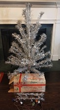 Evergleam 4ft  55 Branch Fountain Aluminum Christmas Tree w/ Stand Orig Box 4614 picture