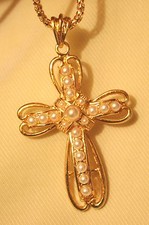 Lovely Openwork Arms Simulated Pearl Apostles Goldtone Cross Pendant Necklace picture