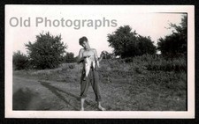 SHIRTLESS BAREFOOT FISHERMAN CUFFED PANTS FISH STRINGER OLD/VINTAGE PHOTO- A59 picture