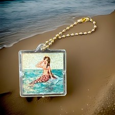 1963 WONDER VIEW DOUBLE STAMPED MERMAID 3D LENTICULAR KEYCHAIN picture
