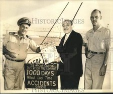 Press Photo SS Alcoa Roam officials presented with safety award, New Orleans picture