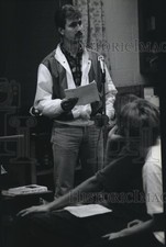 1993 Press Photo Peter Meissner in a Public Meeting in Sussex - mja52846 picture