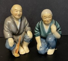 Vintage Kutani Japan Porcelain Peasant Old Couple Salt & Pepper Shakers -  Goto picture