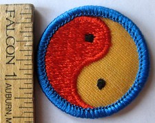 Vintage Girl Scout 1980-91 Junior WORLD IN MY COMMUNITY BADGE Yin Yang Patch NEW picture