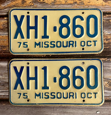 1975 Missouri Automobile License Plate Matched Pair / Set XH1-860 picture
