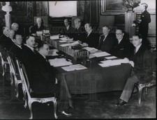 1939 Press Photo King Gustav of Sweden Presides Over Cabinet Meeting Stockholm picture