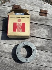 Vintage IH INTERNATIONAL HARVESTER PARTS BOX w/ Oil Seal Diesel Engine 26100 R95 picture