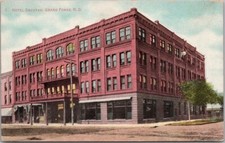 c1910s Grand Forks, North Dakota Postcard HOTEL DACOTAH Street View / Unused picture
