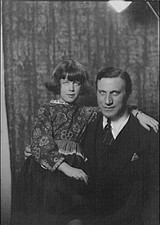 Photo:Felix Rosen and Daughter Portrait 1926 Photo picture