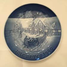 Bing & Grondahl Arrival Of Christmas Guest Christmas Collector Plate 1969 picture