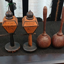 New Orleans Louisiana Souvenir Mini Street Lamps & Wooden Maracas, S&P  SHAKERS picture