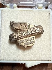 Vintage DEKALB CORN PROJECT AWARD  Brass pin back In The Original Box picture
