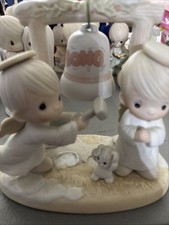 1992 Precious Moments Figurine Angels #525898 “Ring Those Christmas Bells” picture