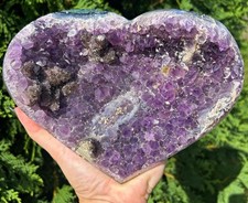 Amethyst Purple Heart-Shaped Crystal Cluster Geode Mineral Display Specimen picture