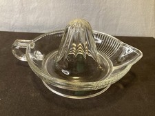 GLASS CITRUS JUICER Clear Ribbed Orange Lemon Juice Reamer Squeezer Vintage 6