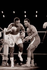 Boxing WBA/WBC Heavyweight Title George Foreman during knock out o- Old Photo 1 picture