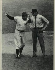 1970 Press Photo Manager Ralph Houk argues with umpire Don Denkinger picture
