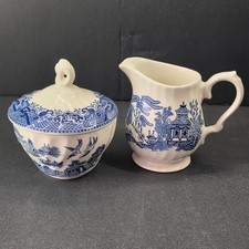 Vintage Royal Wessex Blue Willow Creamer & Sugar Bowl Set  Made in England picture