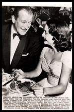 John Wayne + Pilar Pallette (1960s) 🎬❤ Original Vintage Photo K 7 picture