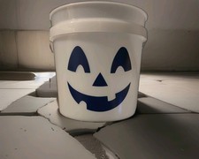 👻 1x VIRAL Lowe's Halloween Bucket 2026 - 2 Gallon - GLOWS IN THE DARK  picture