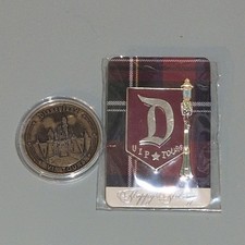Disneyland Holiday VIP Tour Pin and Coin 2023  picture