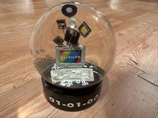 VINTAGE Millennium IT’S COMING Desk Top Computer Snow Globe 01-01-00 Y2K RETRO picture