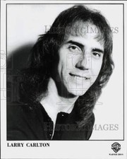 Press Photo Singer Larry Carlton - lrp92270 picture