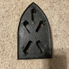 Vintage Metal Sad Iron Trivet Footed 7.5