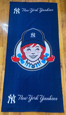 New York Yankees Beach Towel Wendy's Logo 2023 6/17 SGA Yankee Stadium picture