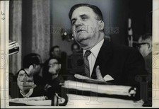 1968 Press Photo James E.Webb,NASA Administrator investigates of Spacecraft Fire picture
