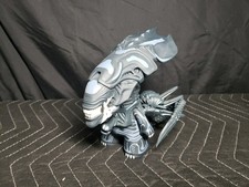 Alien Queen - Aliens Game Over Collection Titans Vinyl Trading Figure picture