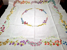 Fabulous 'Fairistytch' Loops Sweet-peas & Daisies Hand Embroidered Tablecloth picture
