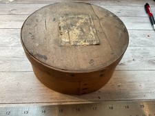 ORIGINAL ANTIQUE ROUND PANTRY BOX WITH LABEL BOSTON MASS picture