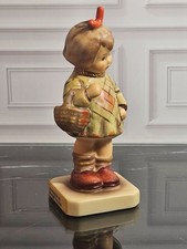 Goebel Hummel I Brought You a Gift 479 Figurine Club Exclusive w/ Tag 1987 Girl picture