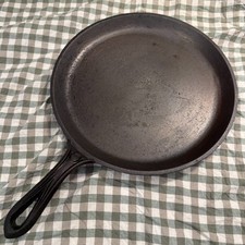 Antique 1800s Civil War Era #8 Cast Iron Griddle Gate Marked Fancy Handle 10 In picture