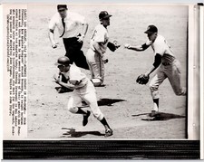 1964~LA Dodgers vs SF Giants~Dick Tracewski~Hal Lanier~VTG Baseball Press Photo picture