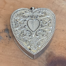 Vintage Y2K/Nana Necklace Lighter picture