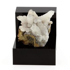 Stones And Minerals. Quartz. 251.6 Cts. Iron Cap Mine, Graham Co., Arizona, USA. picture