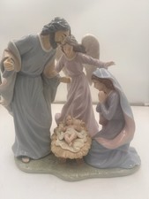 Vintage Lladro-Style Porcelain Nativity Figurine – Holy Family with Infant Jesus picture