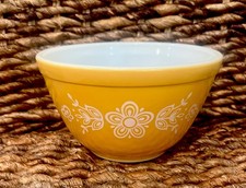 Vintage Pyrex #401 Butterfly Gold Small Nesting Bowl 750ml 3 Cups Excellent Cond picture