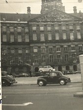 Original 1952 Amsterdam Holland Netherlands Photo Queen’s Palace Vintage Cars picture