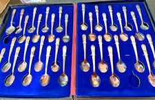 William Rogers Presidents Commemorative Spoon Collection 35/36 w/ Case picture