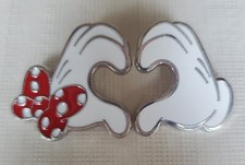WDW Disney Mickey & Minnie Mouse Holding Heart Hands Gloves Glove Pin Set  2 picture