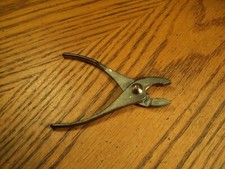 Vintage Unbranded Non-Adjustable Pliers Tool - 3-7/8