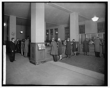 Photo:Washington DC C&P Telephone Co Office 1920s Bell Service Counter picture