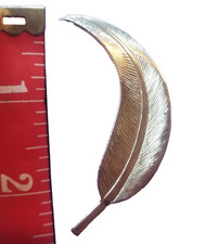 Vintage Gold-tone single feather 2.5