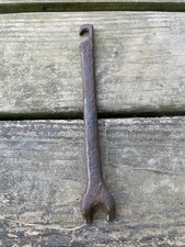 VTG ANTIQUE CAST IRON POT LID LIFTER HANDLE Tool picture